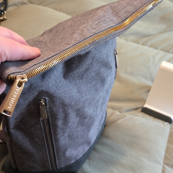 Stylish NWOT Athleta Gray Fold-Over Canvas Bag - Picture 8 of 10